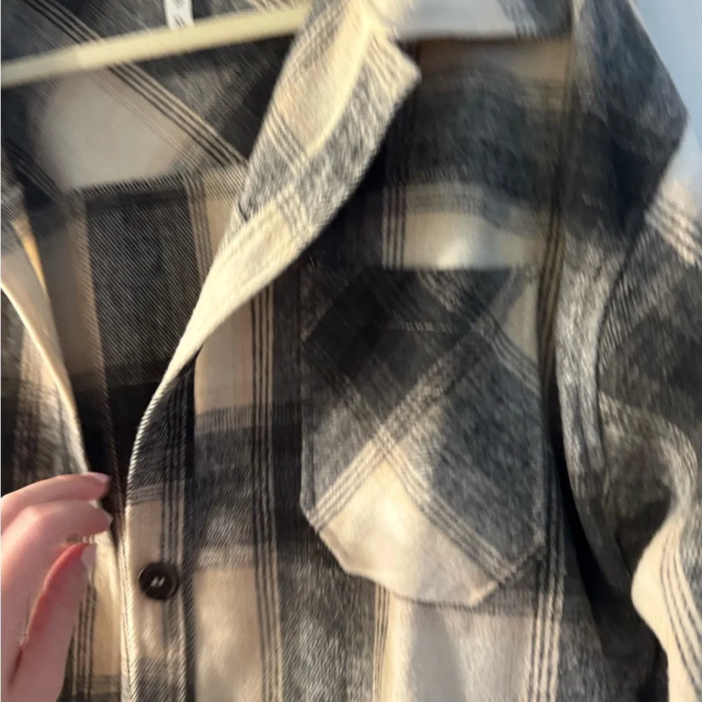 Zenana Outfitters Plaid Shacket in Black and Cream - Picture 4 of 4